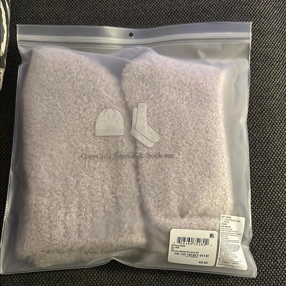 Barefoot Dreams Cozy Beanie and sock Set - Silver - Picture 2 of 5